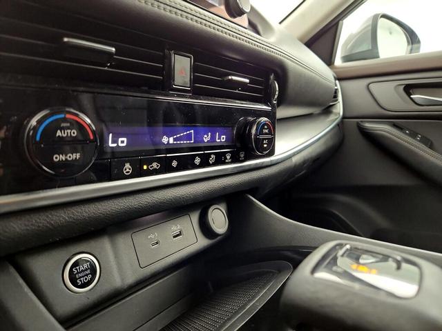 Photo of 2022 Gray Nissan Rogue
