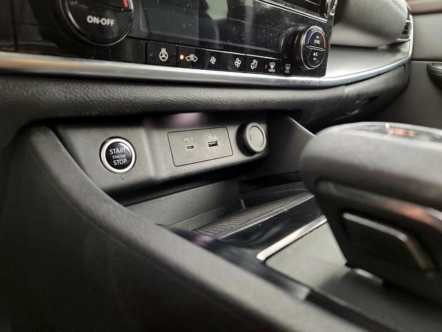 Photo of 2022 Gray Nissan Rogue