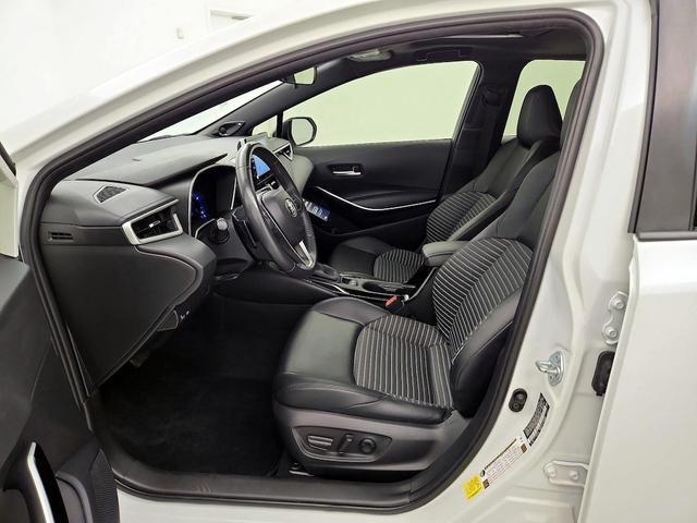 Photo of 2021 White Toyota Corolla