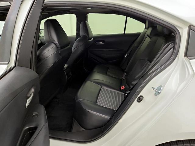 Photo of 2021 White Toyota Corolla