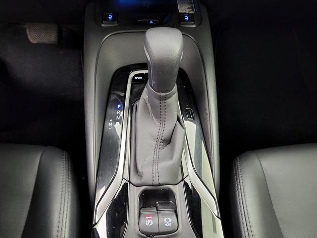 Photo of 2021 White Toyota Corolla