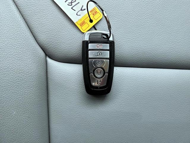 Photo of 2021 Gray Ford Explorer