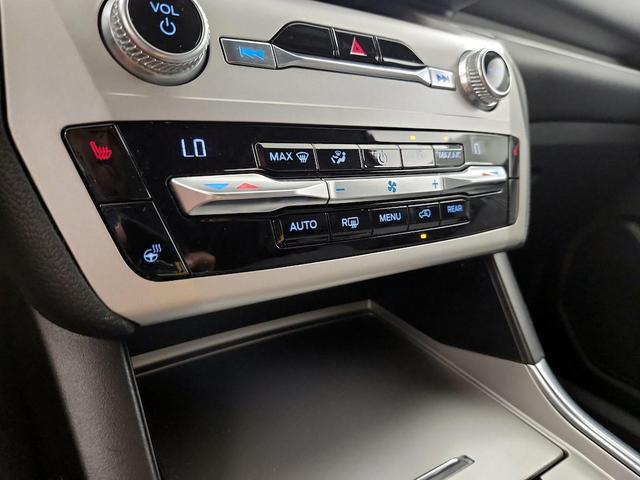 Photo of 2021 Gray Ford Explorer
