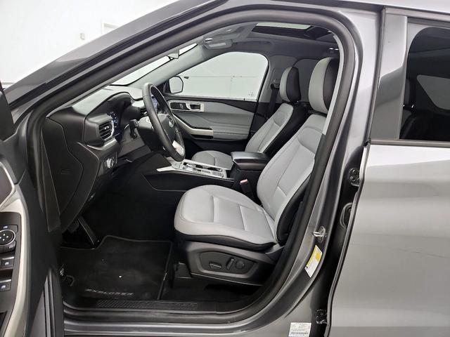 Photo of 2021 Gray Ford Explorer
