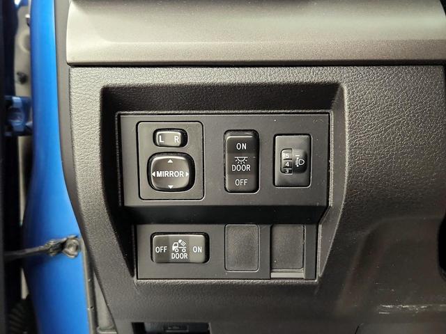 Photo of 2016 Blue Toyota Tundra