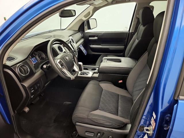 Photo of 2016 Blue Toyota Tundra