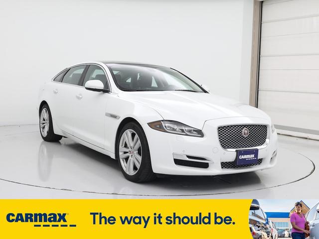 2016 Jaguar XJ