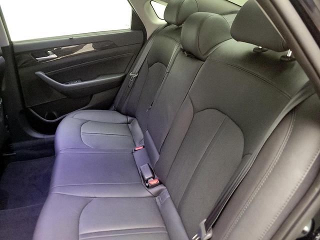 Photo of 2016 Black Hyundai SONATA