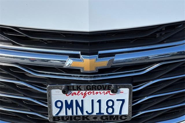 Photo of 2024 Summit White Chevrolet Malibu