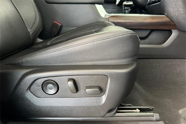 Photo of 2022 Pacific Blue Metallic GMC Sierra 1500