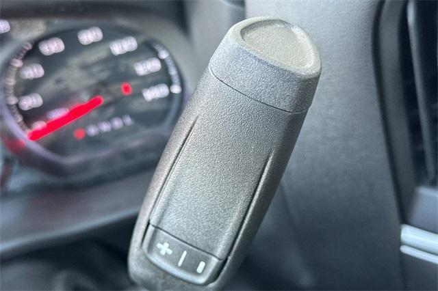 Photo of 2025 Summit White GMC Sierra 1500