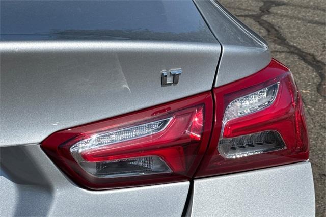 Photo of 2022 Silver Ice Metallic Chevrolet Malibu