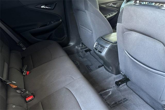 Photo of 2022 Silver Ice Metallic Chevrolet Malibu