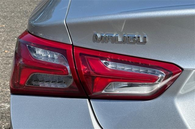 Photo of 2022 Silver Ice Metallic Chevrolet Malibu
