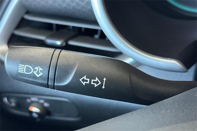 Photo of 2022 Silver Ice Metallic Chevrolet Malibu