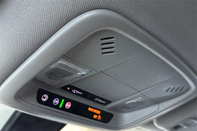 Photo of 2022 Silver Ice Metallic Chevrolet Malibu