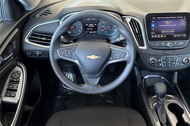 Photo of 2022 Silver Ice Metallic Chevrolet Malibu