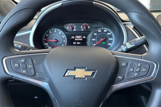 Photo of 2022 Silver Ice Metallic Chevrolet Malibu