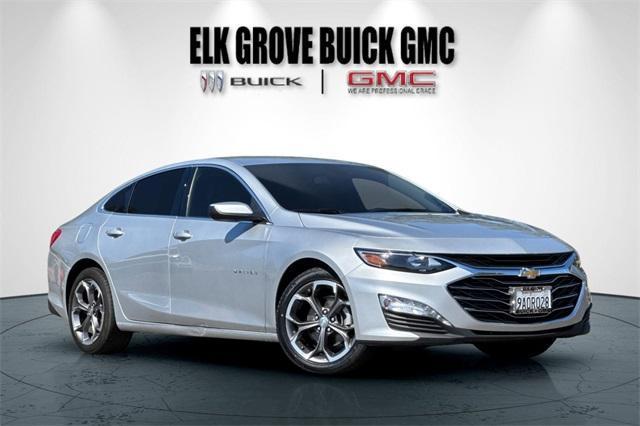 Photo of 2022 Silver Ice Metallic Chevrolet Malibu