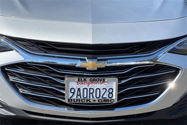 Photo of 2022 Silver Ice Metallic Chevrolet Malibu