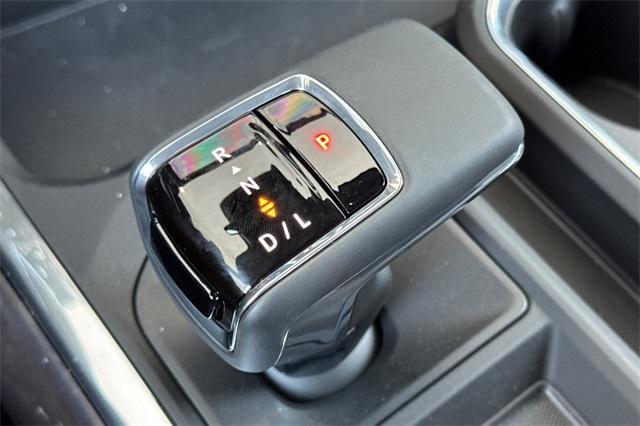 Photo of 2025 Summit White GMC Sierra 1500