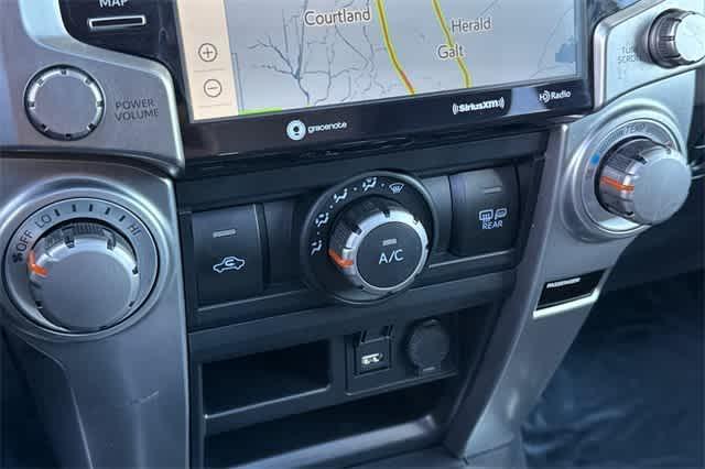 Photo of 2022 White Toyota 4Runner
