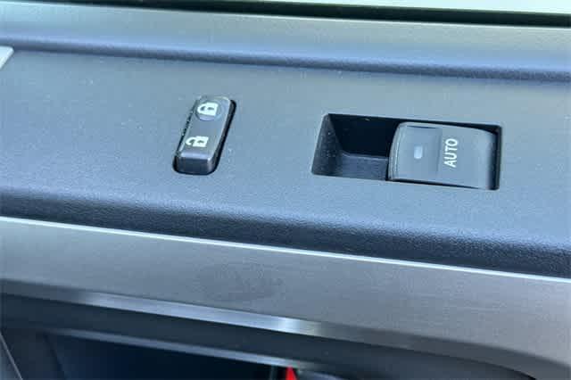 Photo of 2022 White Toyota 4Runner