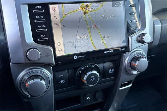 Photo of 2022 White Toyota 4Runner