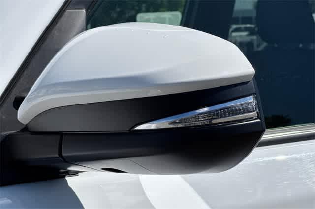 Photo of 2022 White Toyota 4Runner