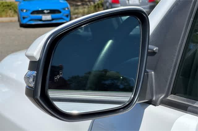 Photo of 2022 White Toyota 4Runner