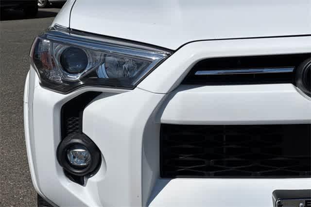 Photo of 2022 White Toyota 4Runner