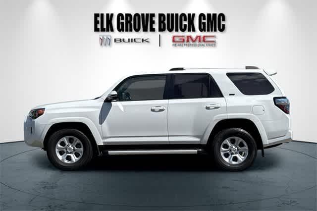 Photo of 2022 White Toyota 4Runner
