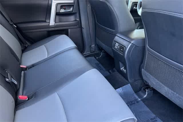 Photo of 2022 White Toyota 4Runner