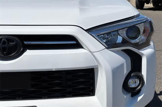 Photo of 2022 White Toyota 4Runner