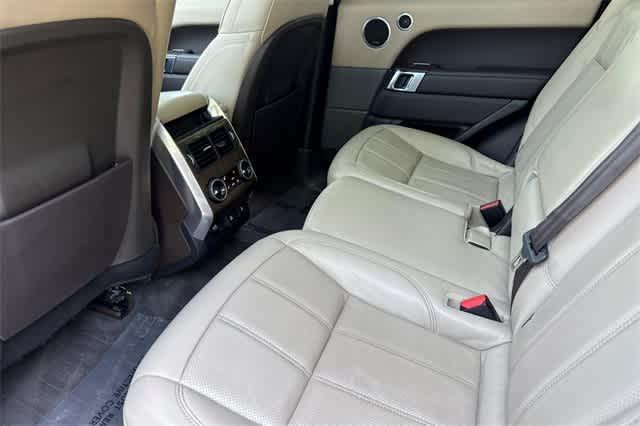 Photo of 2018 Fuji White Land Rover Range Rover Sport