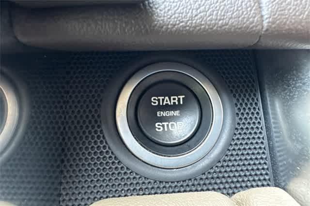 Photo of 2018 Fuji White Land Rover Range Rover Sport