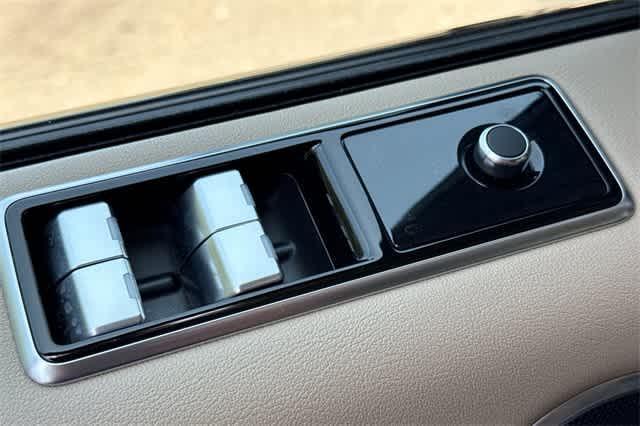 Photo of 2018 Fuji White Land Rover Range Rover Sport
