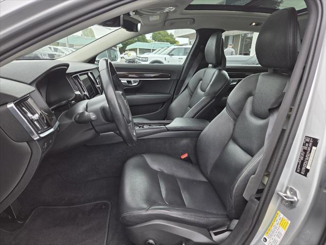Photo of 2018 Bright Silver Metallic Volvo S90