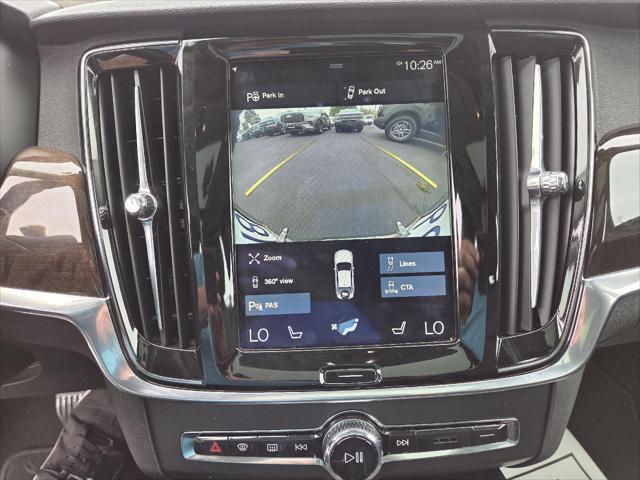 Photo of 2018 Bright Silver Metallic Volvo S90