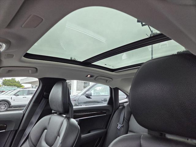 Photo of 2018 Bright Silver Metallic Volvo S90