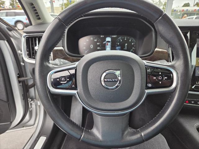 Photo of 2018 Bright Silver Metallic Volvo S90