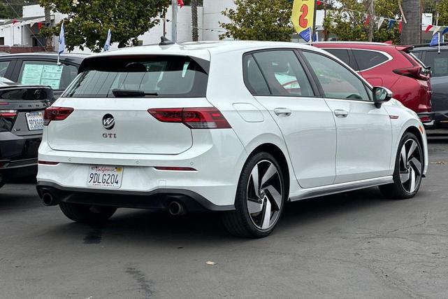 Photo of 2022 Oryx White Pearl Volkswagen Golf GTI