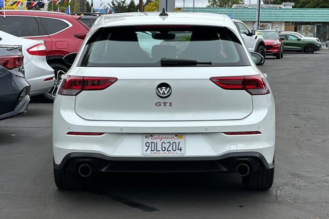 Photo of 2022 Oryx White Pearl Volkswagen Golf GTI