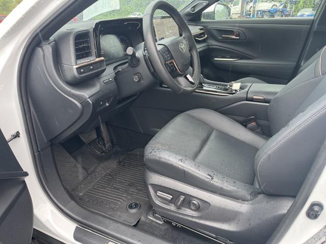 Photo of 2025 White Toyota Crown