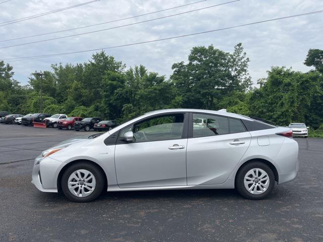 Photo of 2017 Classic Silver Toyota Prius