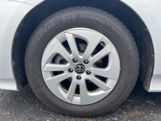 Photo of 2017 Classic Silver Toyota Prius