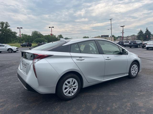 Photo of 2017 Classic Silver Toyota Prius