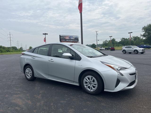 Photo of 2017 Classic Silver Toyota Prius