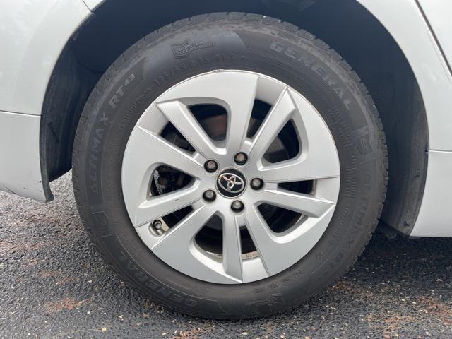 Photo of 2017 Classic Silver Toyota Prius