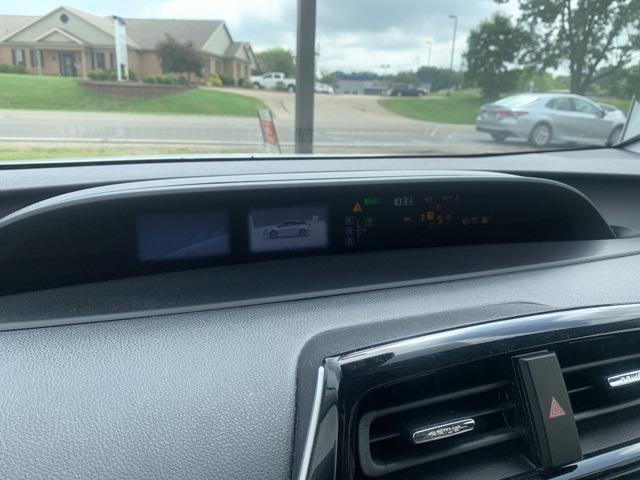 Photo of 2017 Classic Silver Toyota Prius